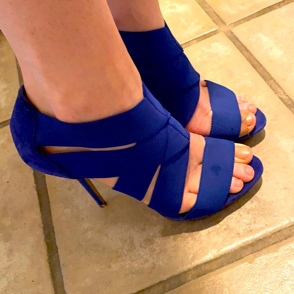 So sexy! Zara Woman Royal Blue Stiletto sandals